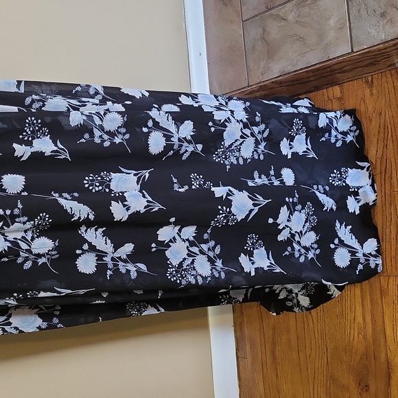 Torrid Dress 🤍 - Picture 6 of 13